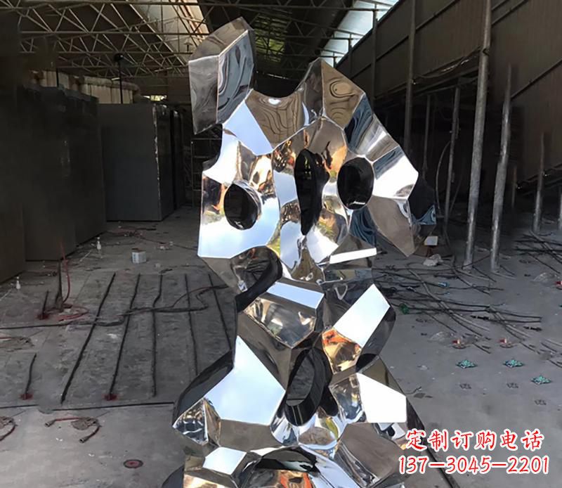 常州别具匠心的太湖石雕塑