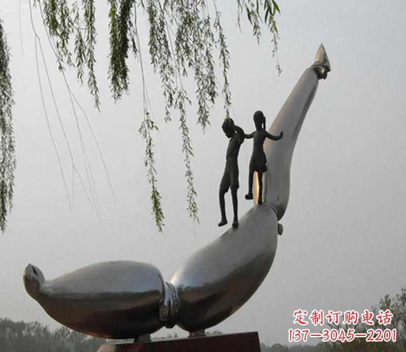 常州海豚情侣雕塑,精美绝伦,让爱沉醉于大海中