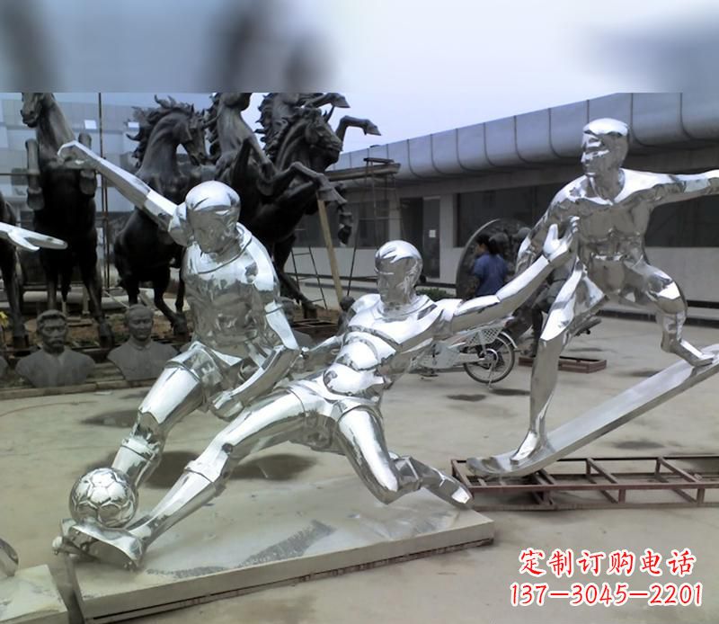 常州中领雕塑定制的不锈钢足球运动雕塑
