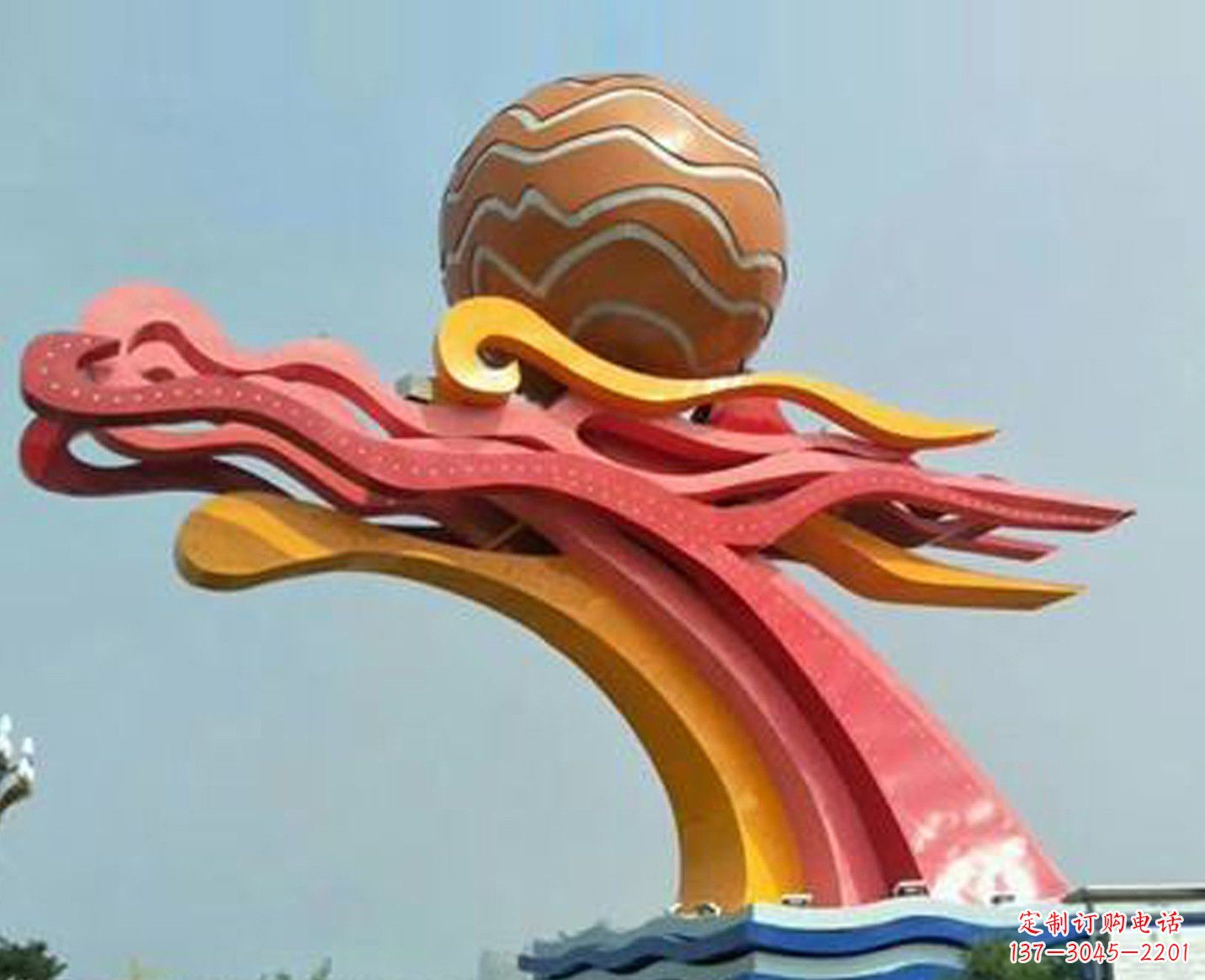 常州广场彩色不锈钢龙头雕塑