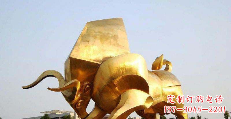 常州广场抽象牛动物铜雕