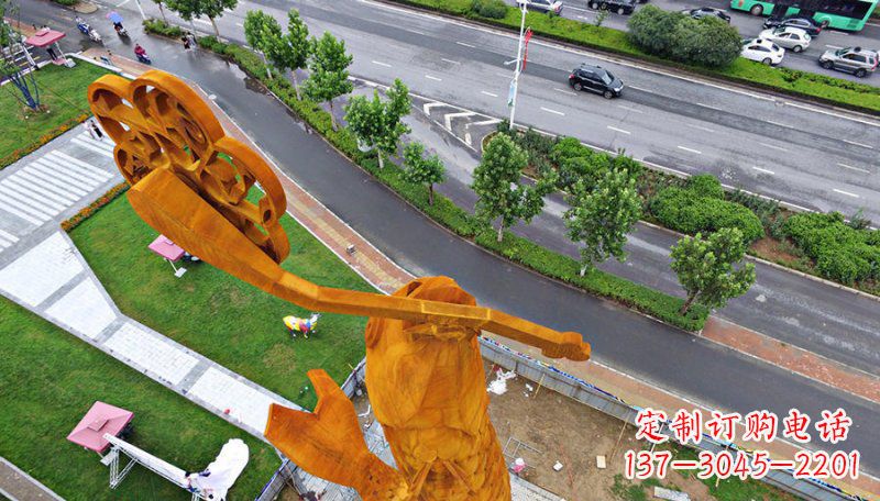 常州钥匙象征,情感绽放——中领雕塑精制铜钥匙雕塑