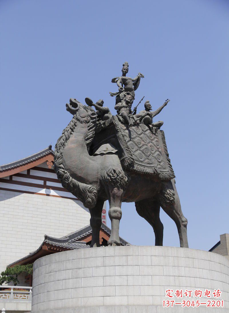 常州中领雕塑:古代人物骑骆驼铜雕