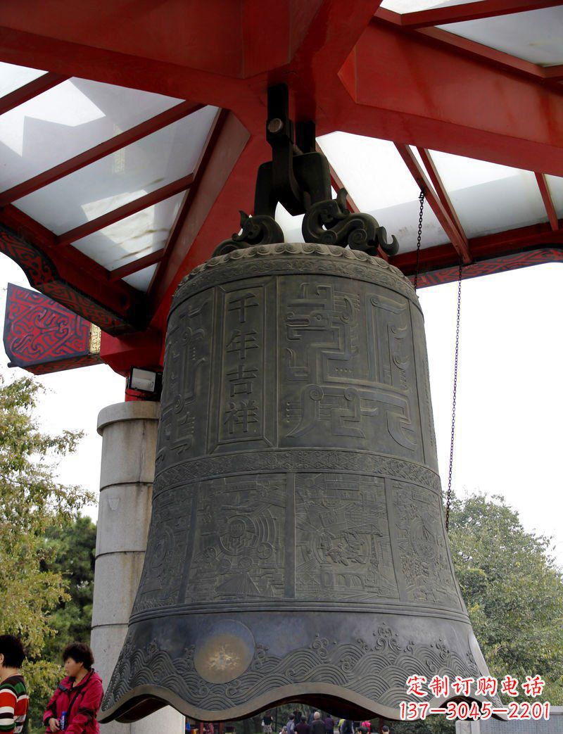 常州广场千年吉祥铜钟雕塑
