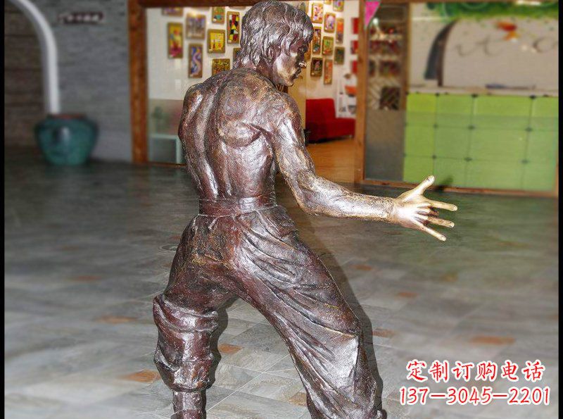 常州广场铜雕李小龙人物雕塑
