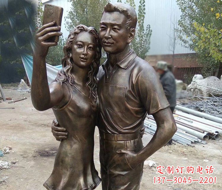 常州广场铜雕拍照情侣人物雕塑