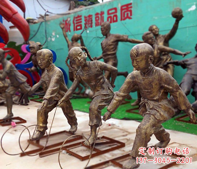 常州滚铁环的儿童铜雕