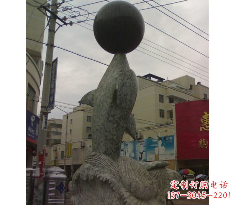 常州海豚戏球石雕