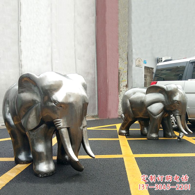 常州憨态大象不锈钢镜面雕塑