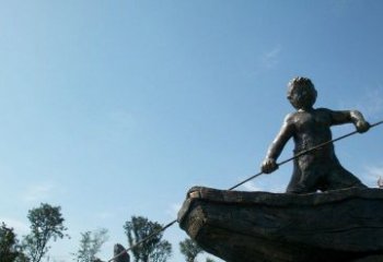 常州男孩撑船铜雕，营造童趣氛围