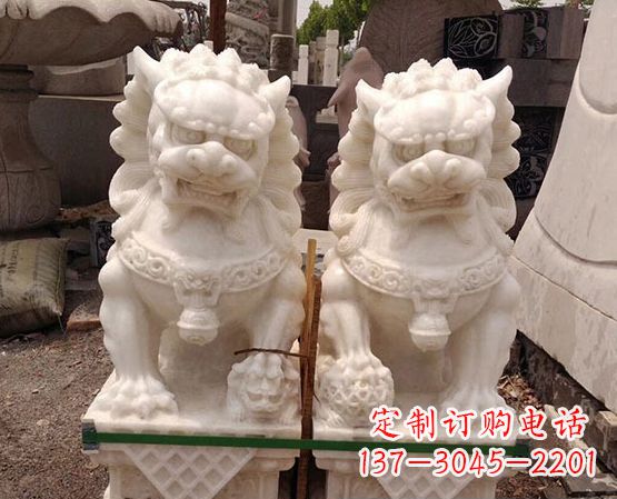 常州汉白玉踩绣球狮子石雕_2