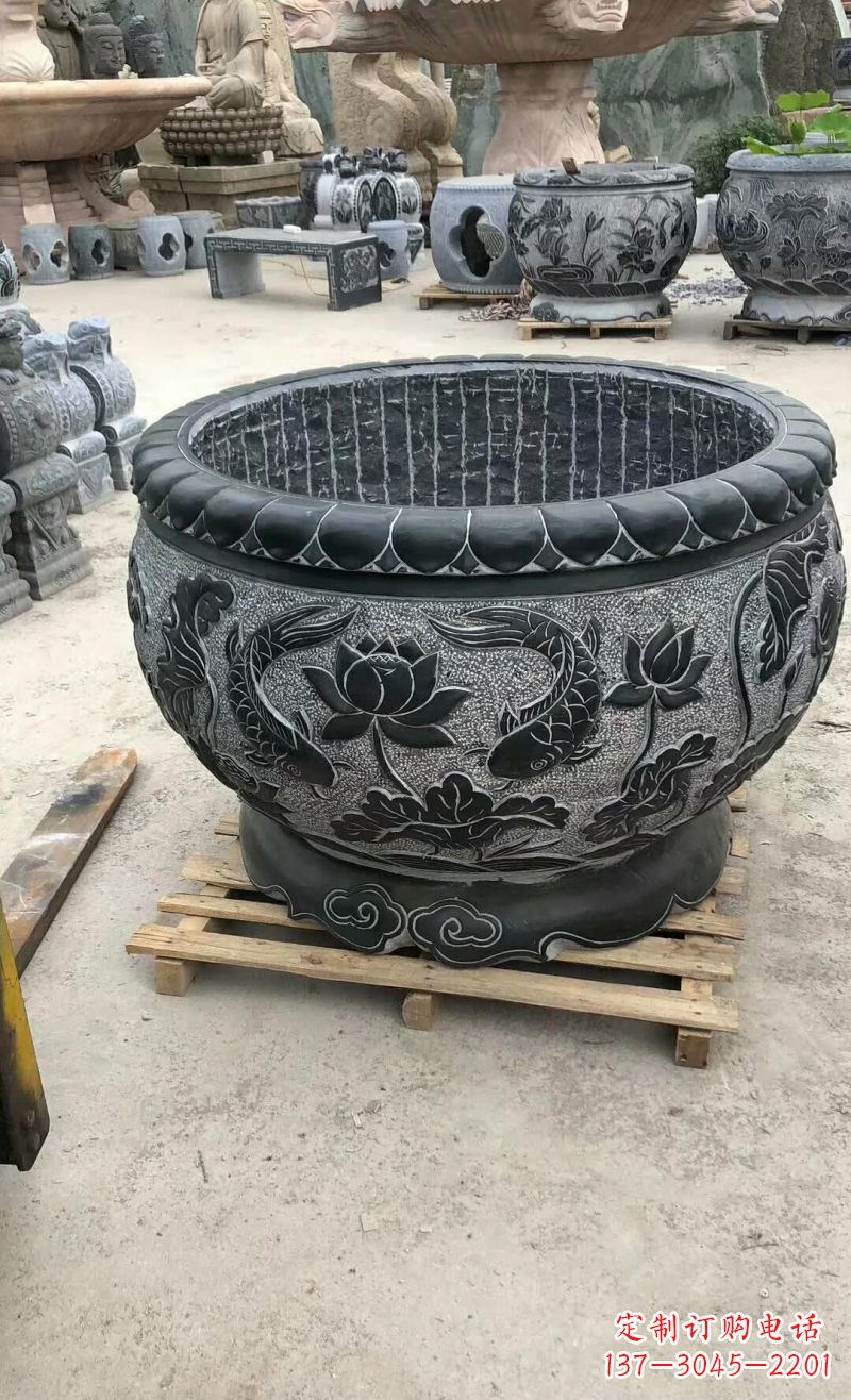 常州荷花鲤鱼石浮雕水缸,精美独特的艺术之作