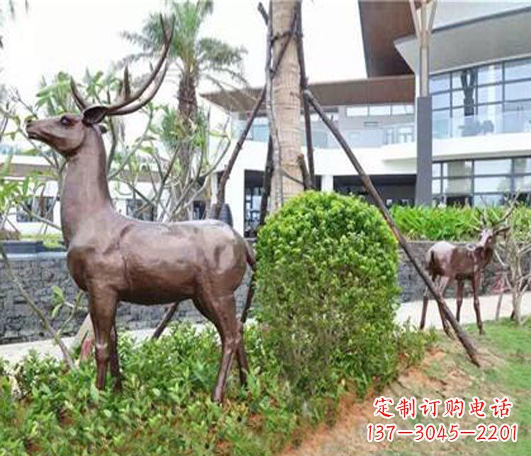 常州艺术大师铸造的精美梅花鹿雕塑