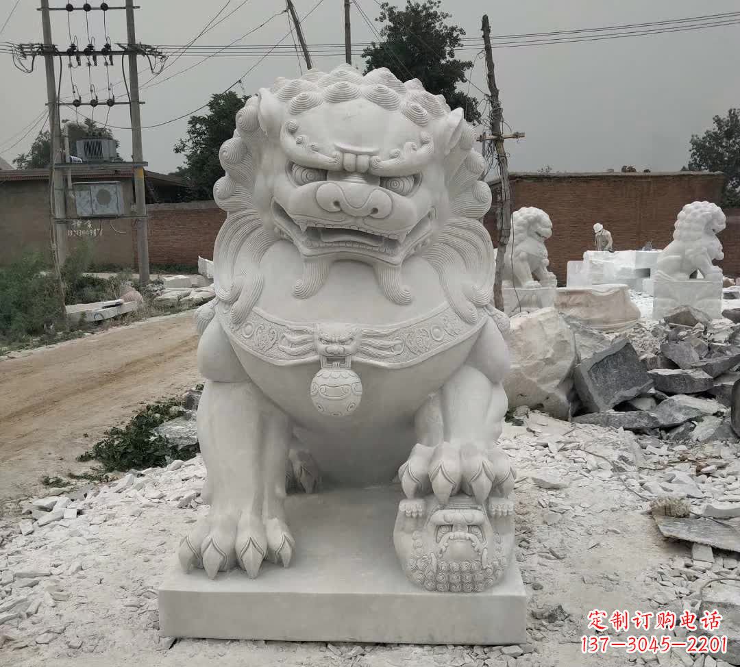 常州非凡威猛!来自中领雕塑的狮子踩球石雕
