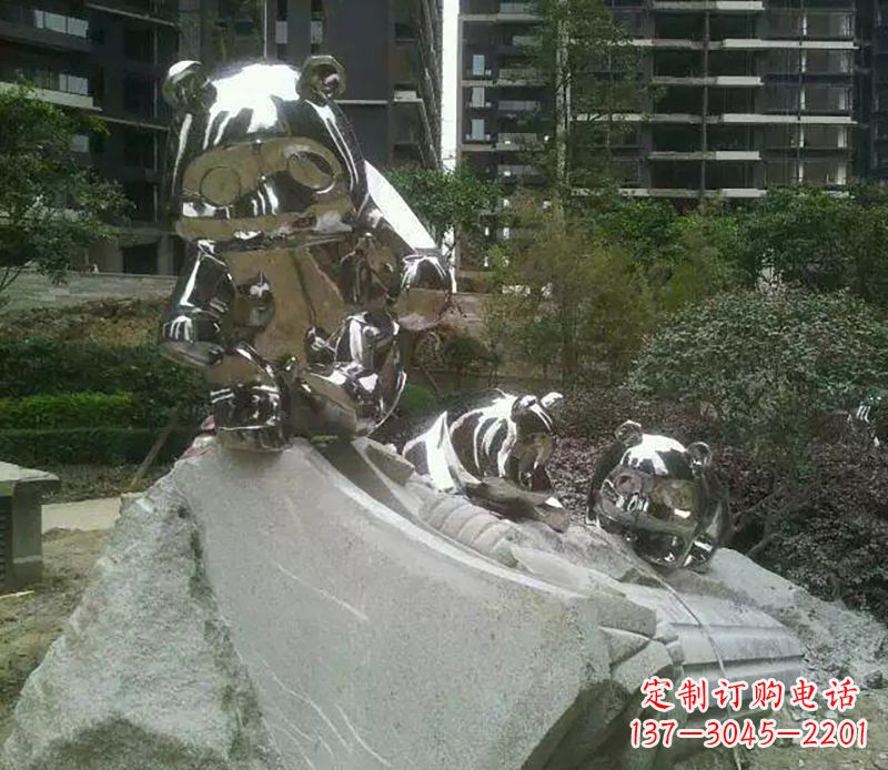 常州家喻户晓的可爱熊猫雕塑