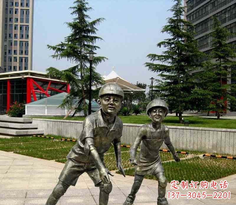 常州滑旱冰男孩铜雕，精细而引人入胜
