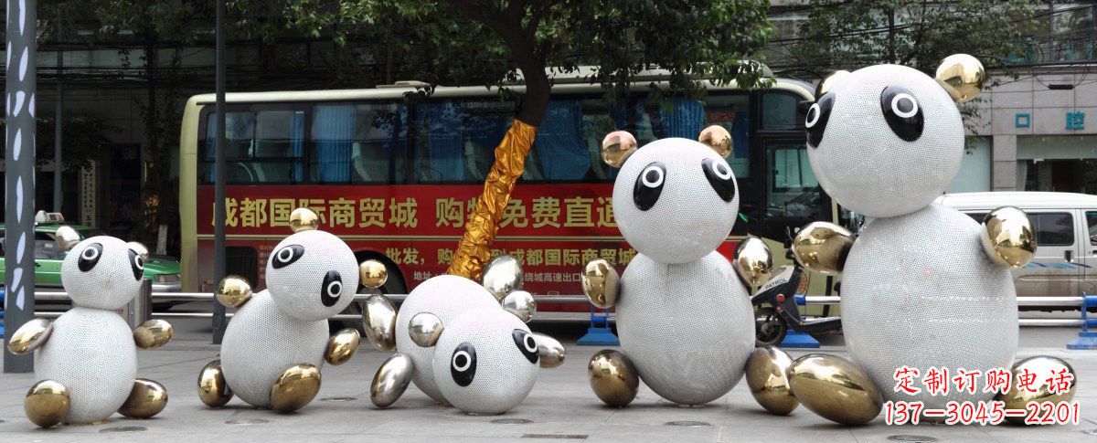 常州中领雕塑:优雅的不锈钢抽象熊猫雕塑