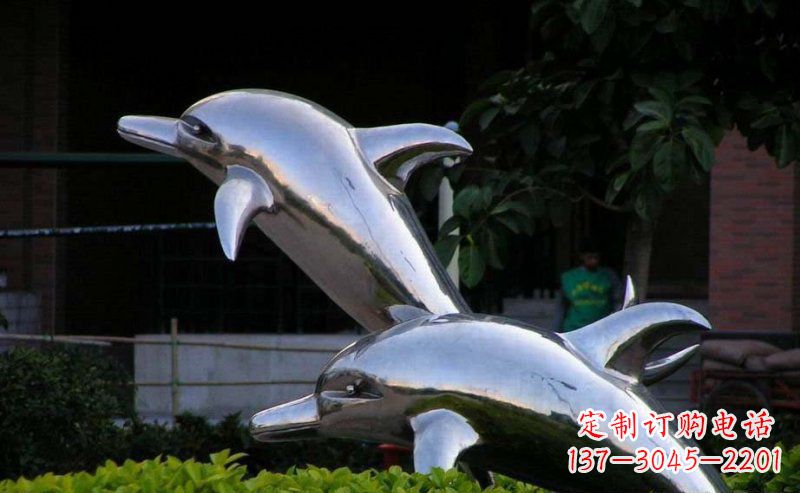 常州彰显自由灵动的不锈钢跳跃海豚雕塑