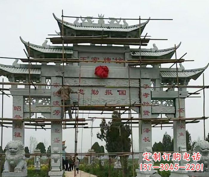 常州传承古艺三门牌坊石雕
