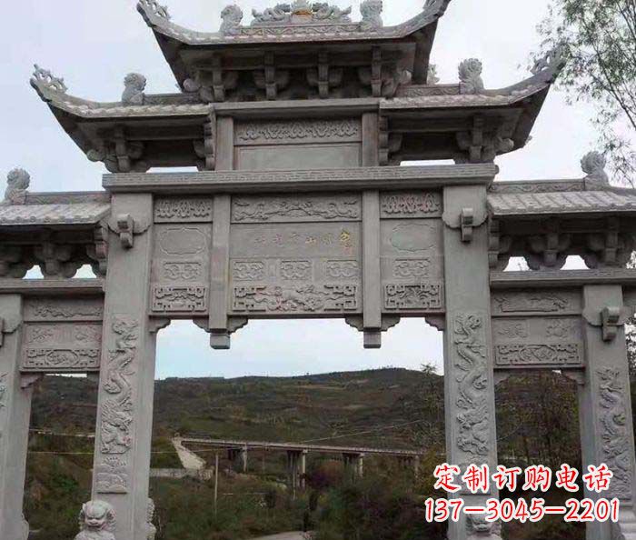 常州地标性的三门石雕牌坊