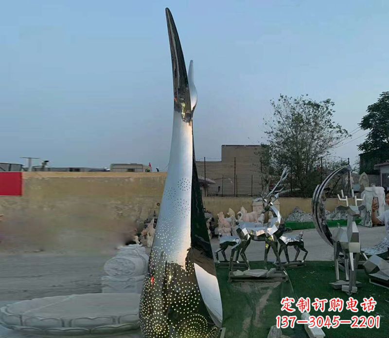 常州高雅优雅,中领雕塑定制不锈钢抽象天鹅雕塑