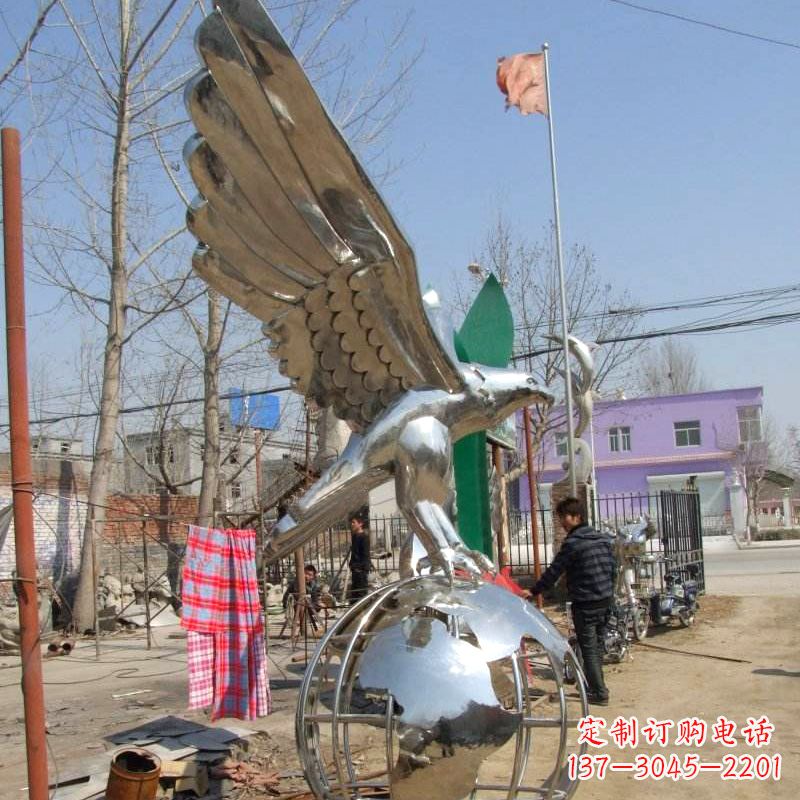 常州超越传统的老鹰不锈钢雕塑