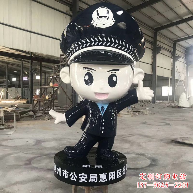 常州可爱警察雕塑，萌趣满满！