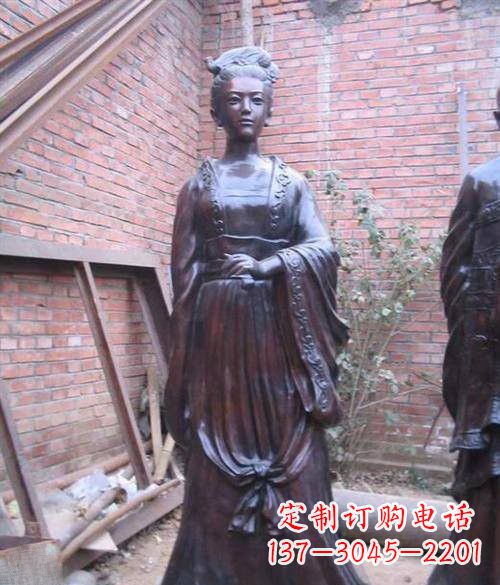 常州汹涌波澜中的李清照雕塑
