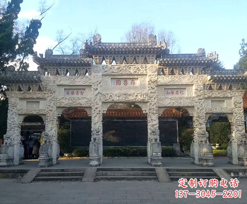 常州临沭朱村的石雕牌坊楼
