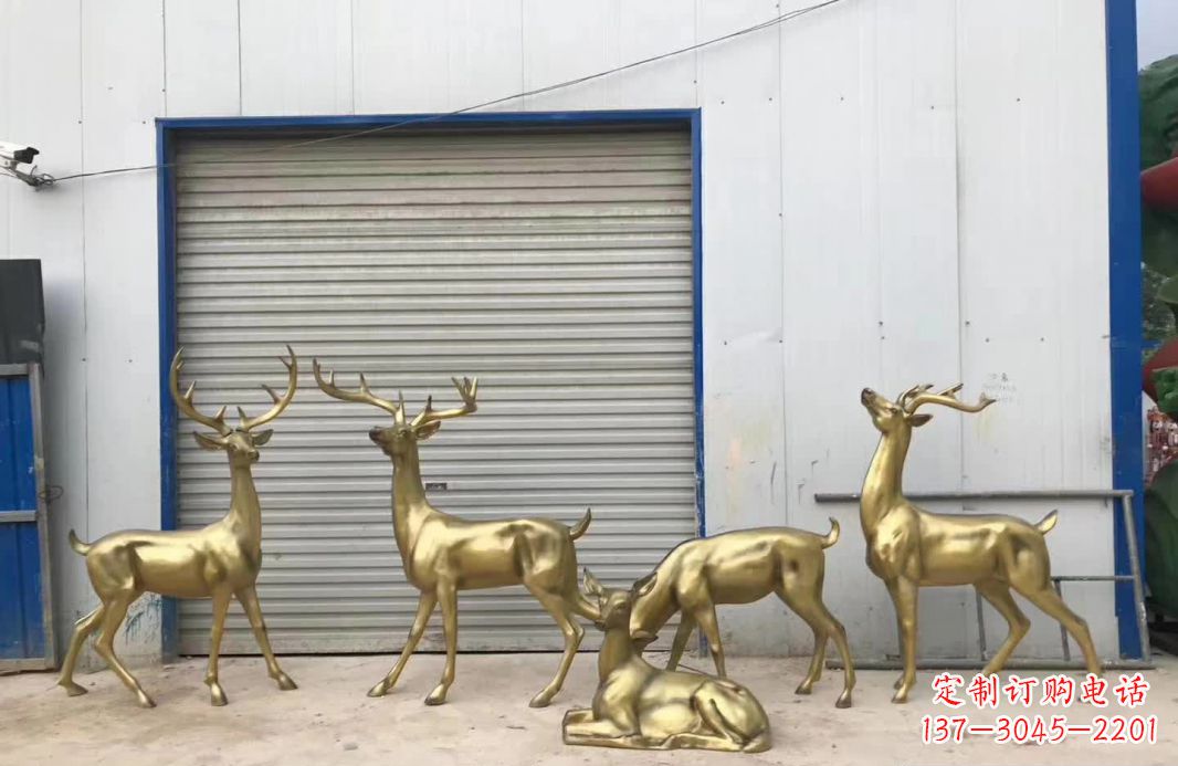 常州产自中领雕塑的手工鹿群铜雕塑，是一款以鹿…