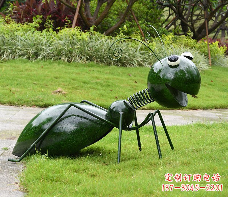 常州绿色落尾蚂蚁不锈钢摆件雕塑:精致的小动物艺术作品