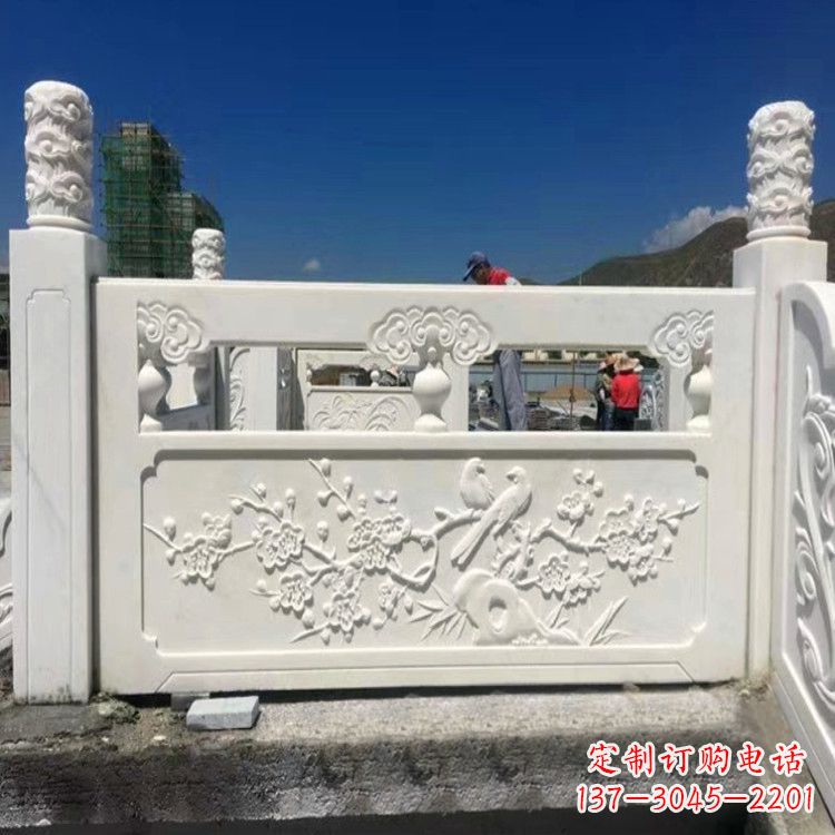 常州梅花石雕塑栏板——为您的室内外空间带来精美的艺术气息