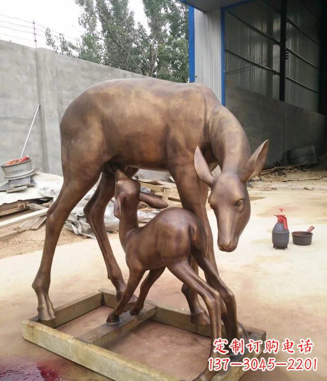 常州母子鹿公园动物铜雕——精美绝伦
