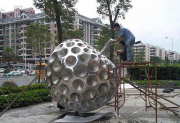常州精心打造的街边苹果雕塑