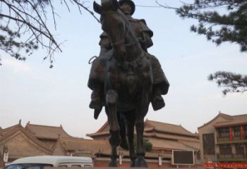 常州雕刻精美的蒙古人骑马铜雕