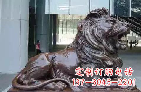 常州趴着的狮子铜雕