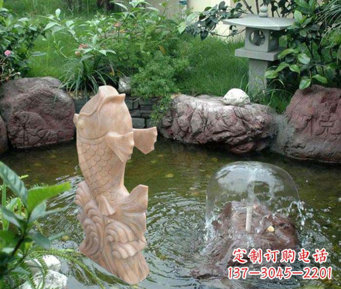 常州喷水鲤鱼晚霞红石雕