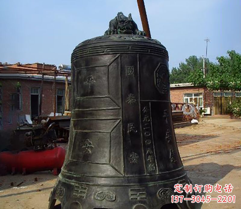 常州平安国泰,民安铜钟雕塑