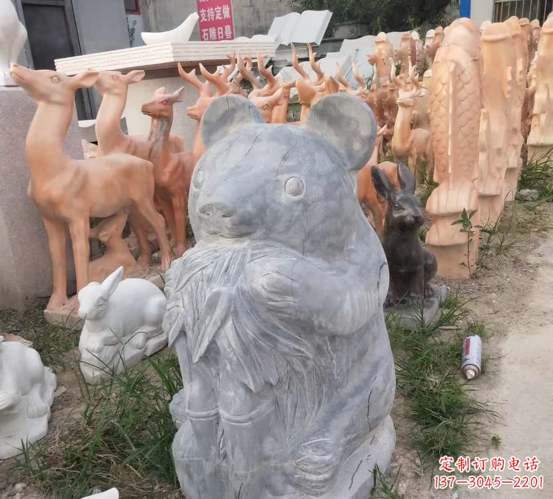 常州青石熊猫雕塑,传承古典文化