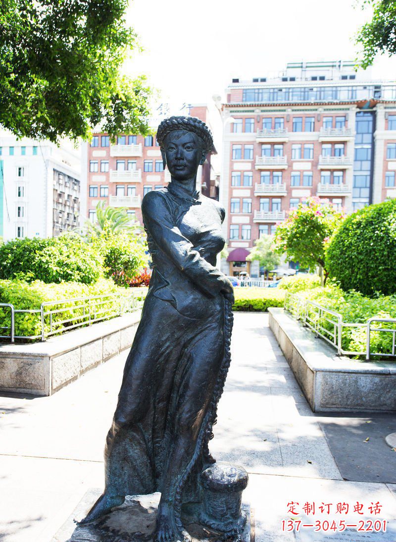常州民族风情女性青铜雕塑