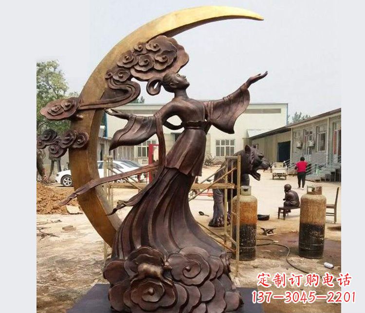 常州中领雕塑:精美嫦娥月亮铜雕