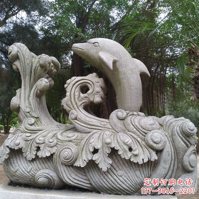 常州精美的石雕海豚雕塑,为您的公园林营造出别具匠心的水景特色