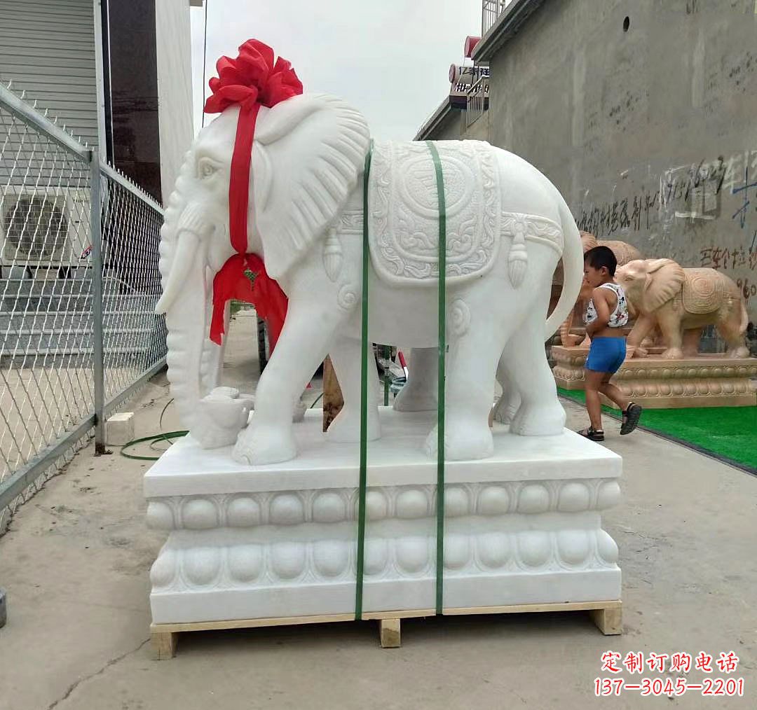 常州中领雕塑精美玉雕大象