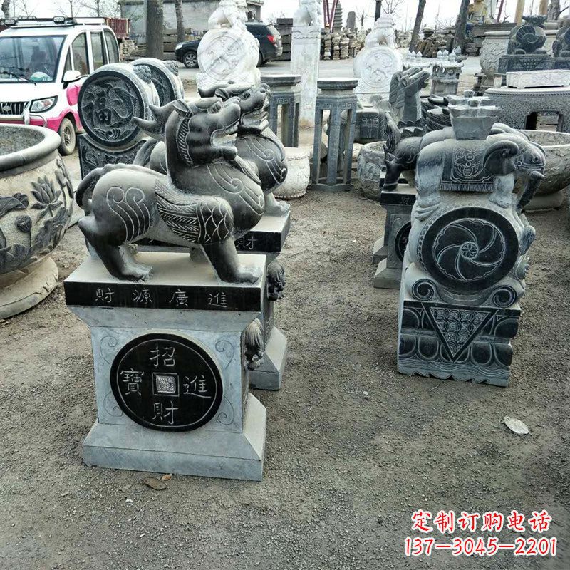 常州中领雕塑拥有一支由经验丰富的石雕大师组成…