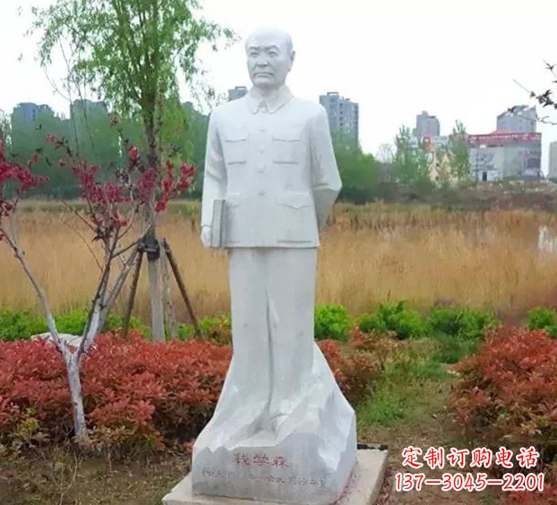 常州尊崇历史人物--赞美钱学森雕像