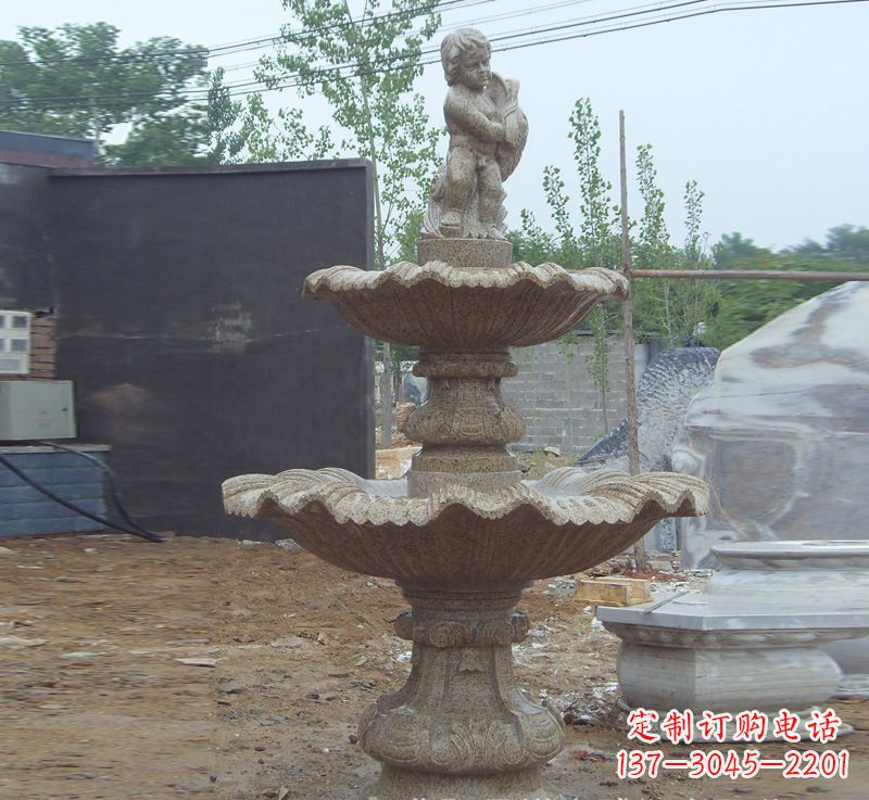 常州双手捧钵的石雕佛像