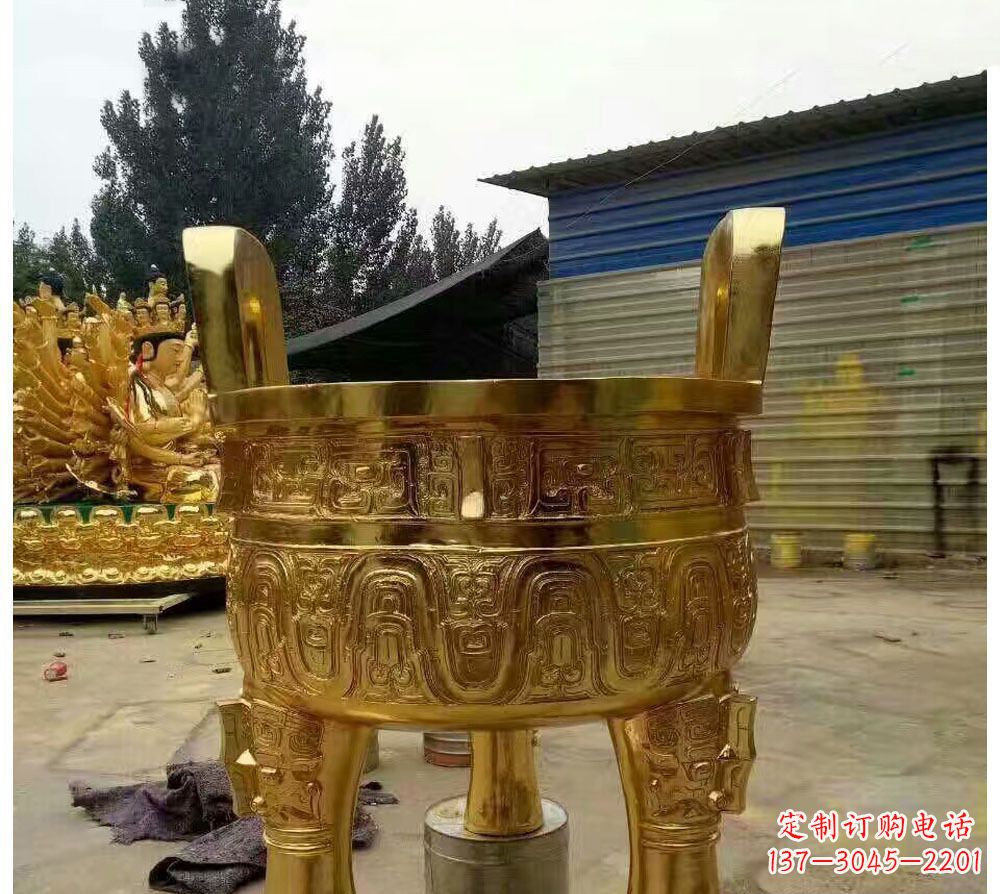 常州寺庙三足圆形香炉铜雕