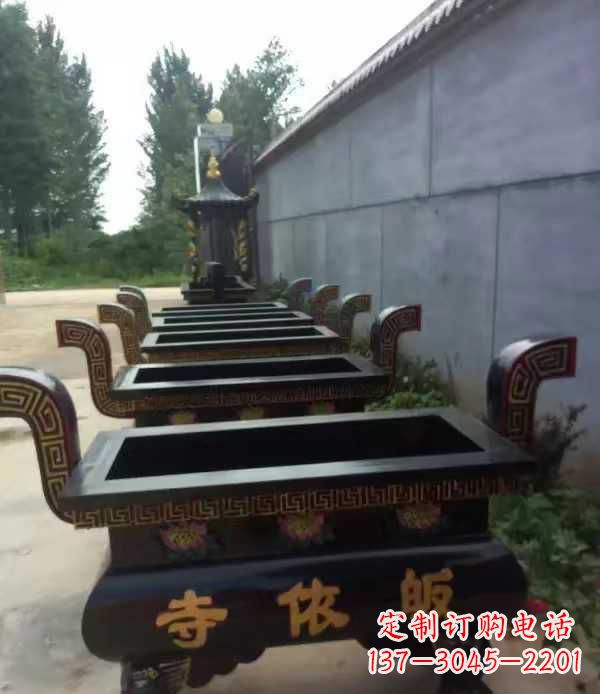 常州寺庙四足方形香炉铜雕