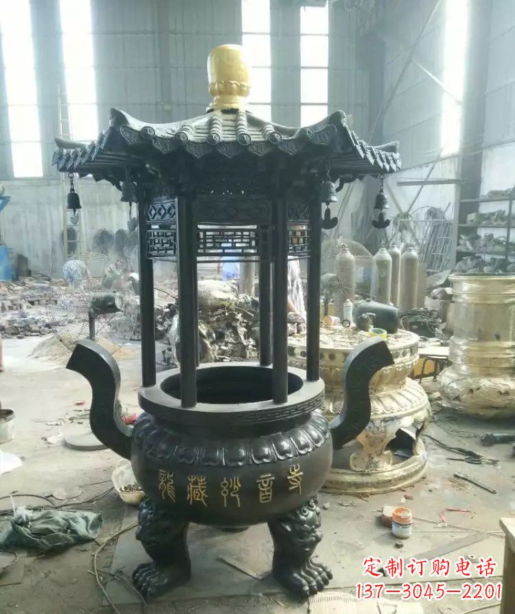 常州寺庙圆香炉铜雕 (2)
