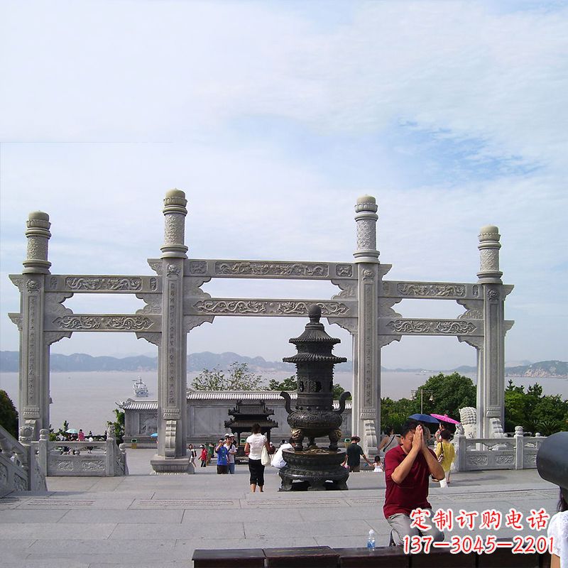 常州寺院冲天式石雕牌坊